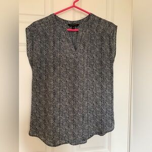 Banana Republic factory women’s sleeveless printed blouse size XS